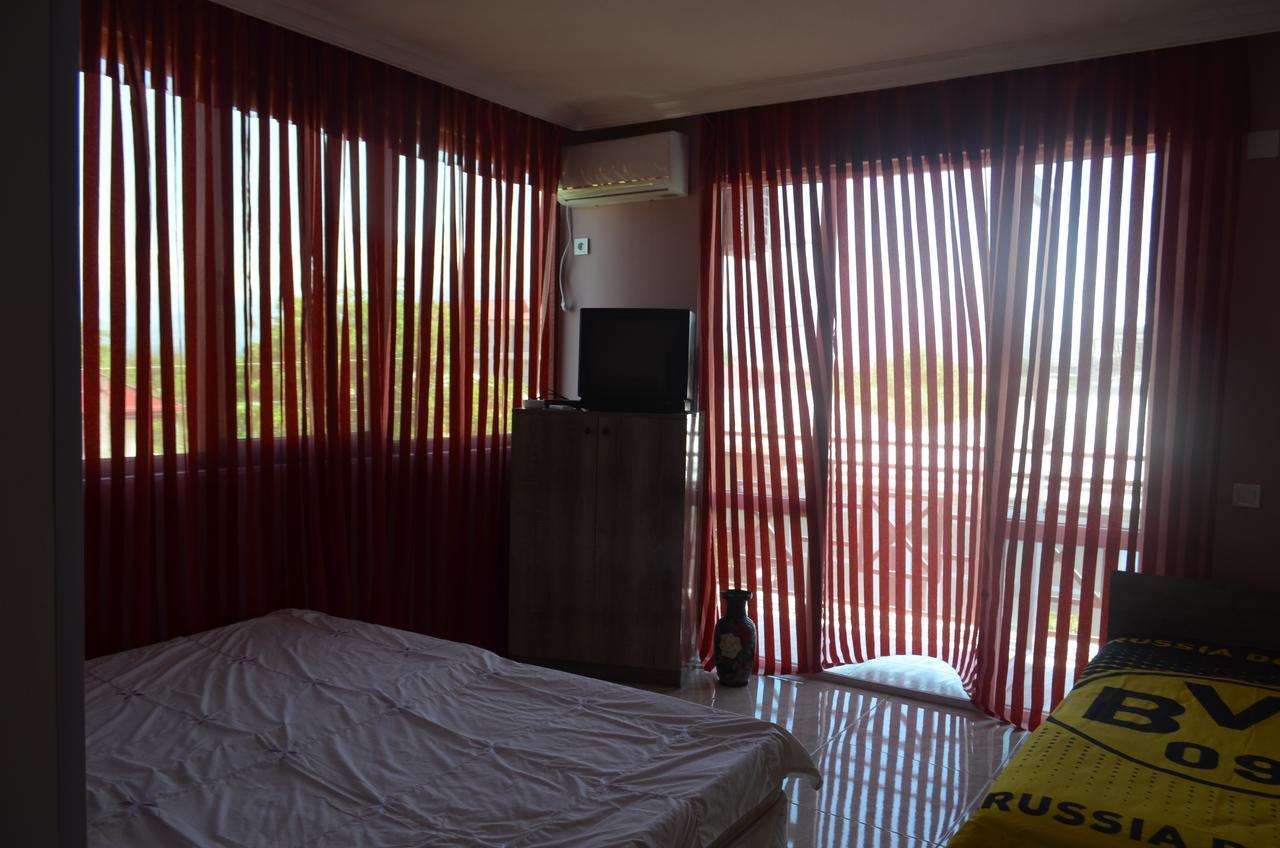 Hotel Near The Sea 코불레티 외부 사진